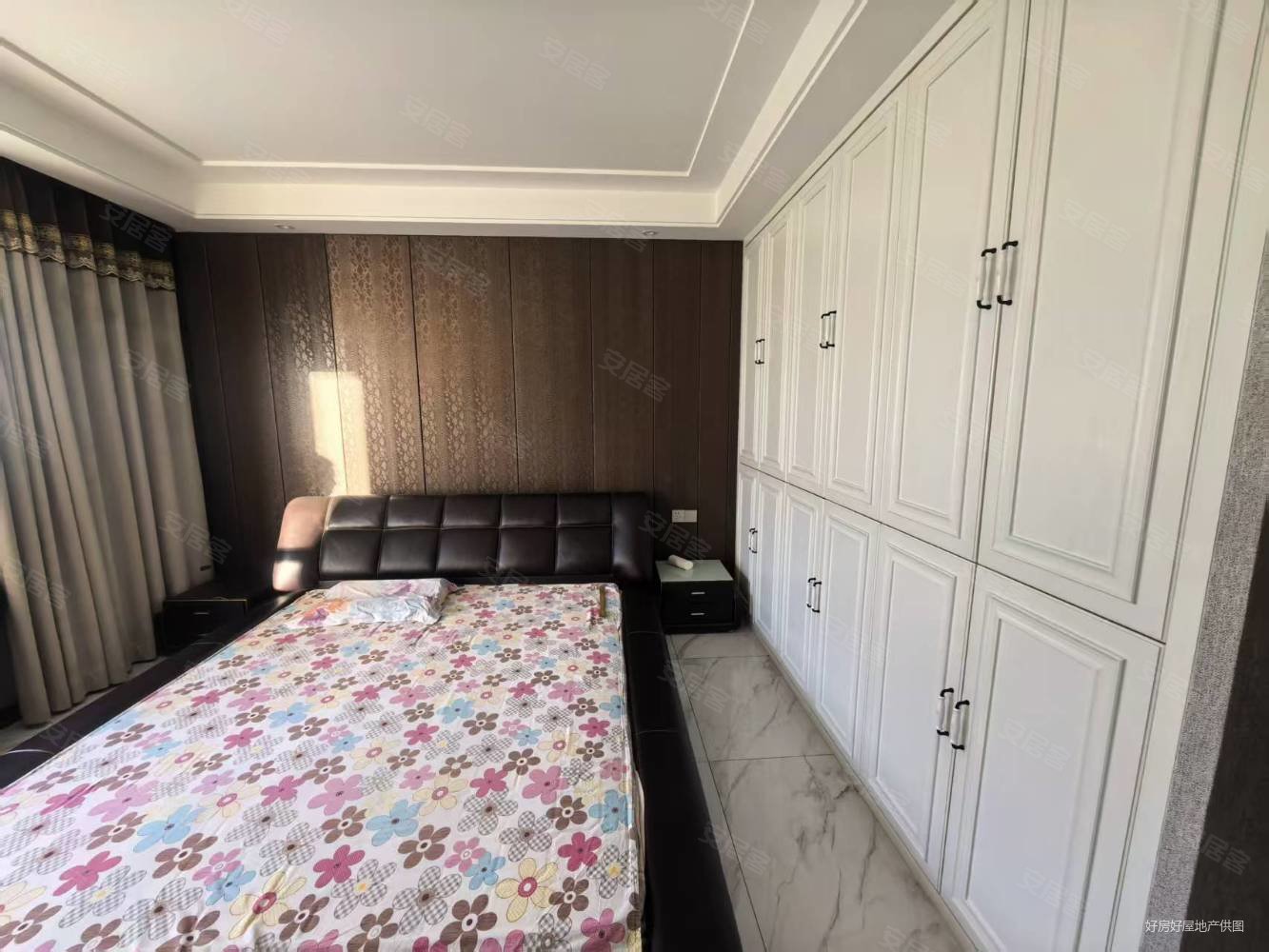 九州府邸3室2厅2卫171㎡南北180万