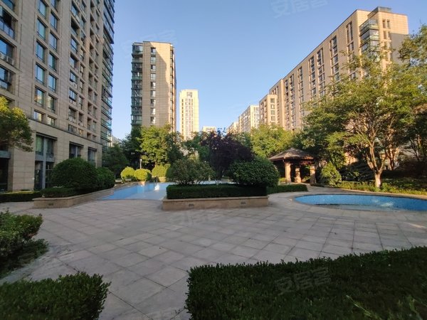 济南历下全运村海尔绿城百合园北区海尔绿城百合园北区 4室2厅2卫