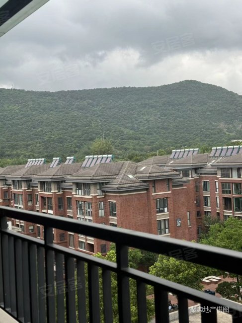 华府国际 复式小三居 楼龄新 精装好房 中间楼层采光好