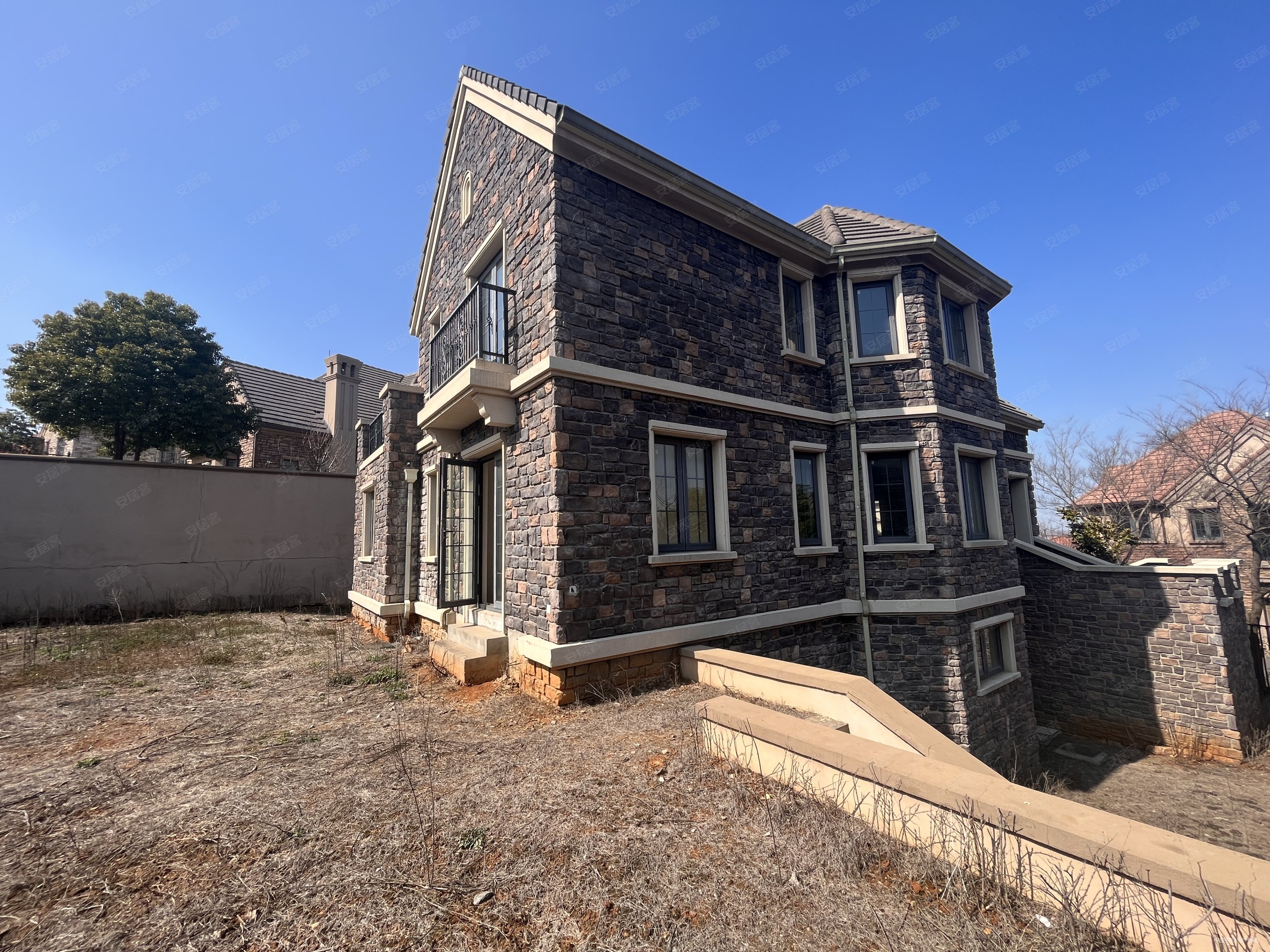 老山九龙湖畔独栋别墅 户型方正院子规整 随时可看房,山河水二手房