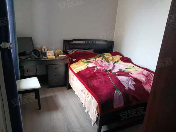 重庆荣昌荣昌城区荣城华府荣城华府,精装修,家具家电齐全,拎包入住