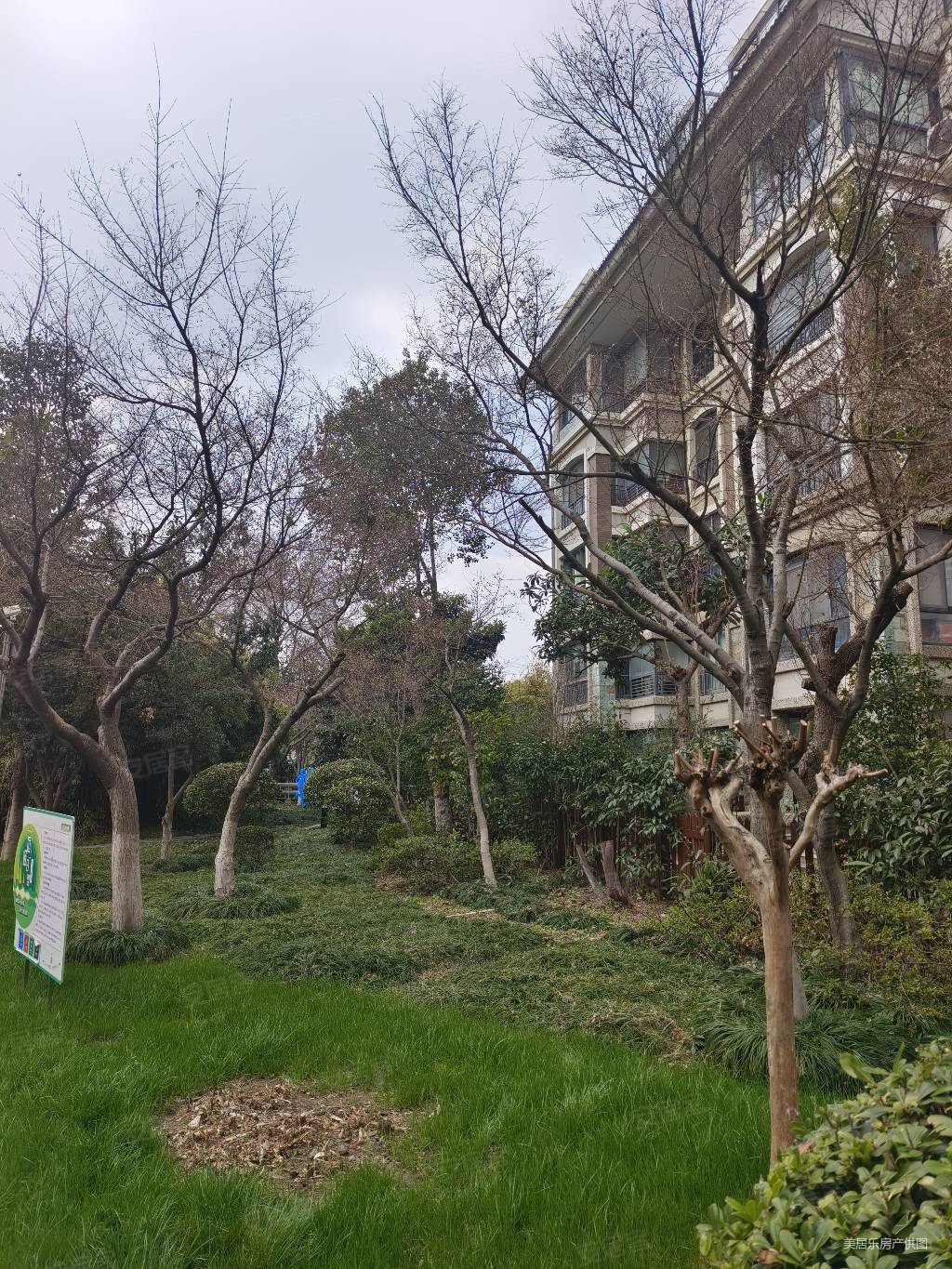 长江国际花园洋房2楼精装大三房采光非常好不靠马路安静