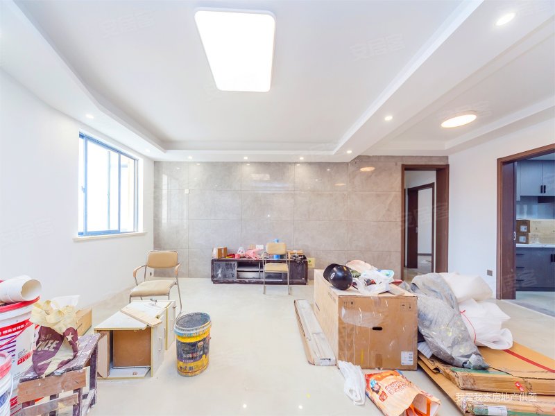 急售三香广场三房两卫全新装修全明户型全天采光看房随时