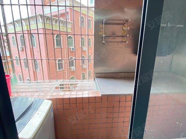 深圳龙华龙华中心区山咀头村龙华地铁口一房一厅带阳台拎包入住   实