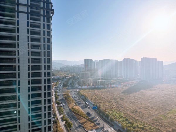 杭州临安临安城区南樾府南樾府包物业,5天可以配齐,电梯高楼层,阳光