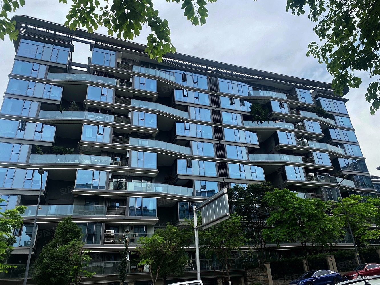 龙湖揽境4室2厅2卫157㎡南北303万