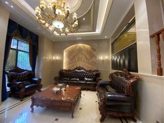 金华东阳东阳市中心急租!海德排屋300平 精装 只要10万包物业 可居家做电商出租房源真实图片