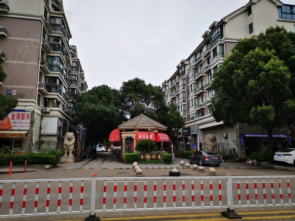 宁波鄞州中河金湾华庭金湾华庭 3室2厅1卫 南北通透 95平 精装修出租