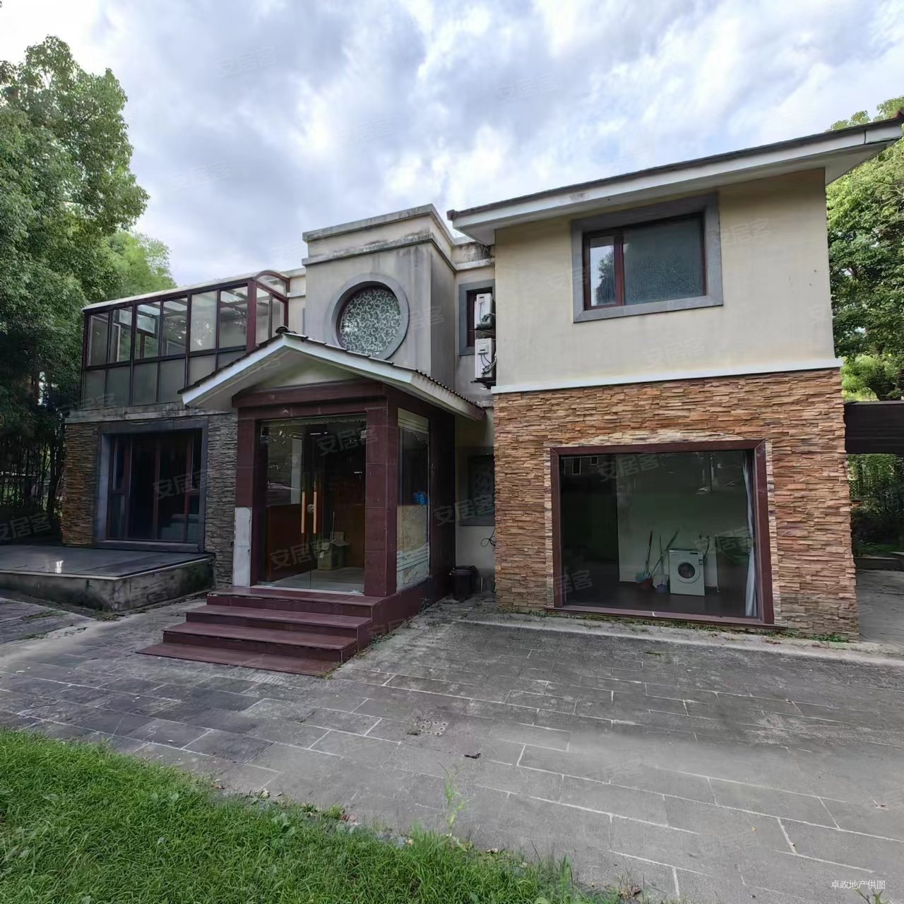 生茂养园4室3厅4卫350㎡南北2250万