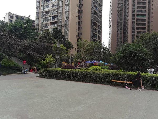 重庆合川合川宝龙城市广场中悦城尚城财富广场,步步高旁边,城尚城小区