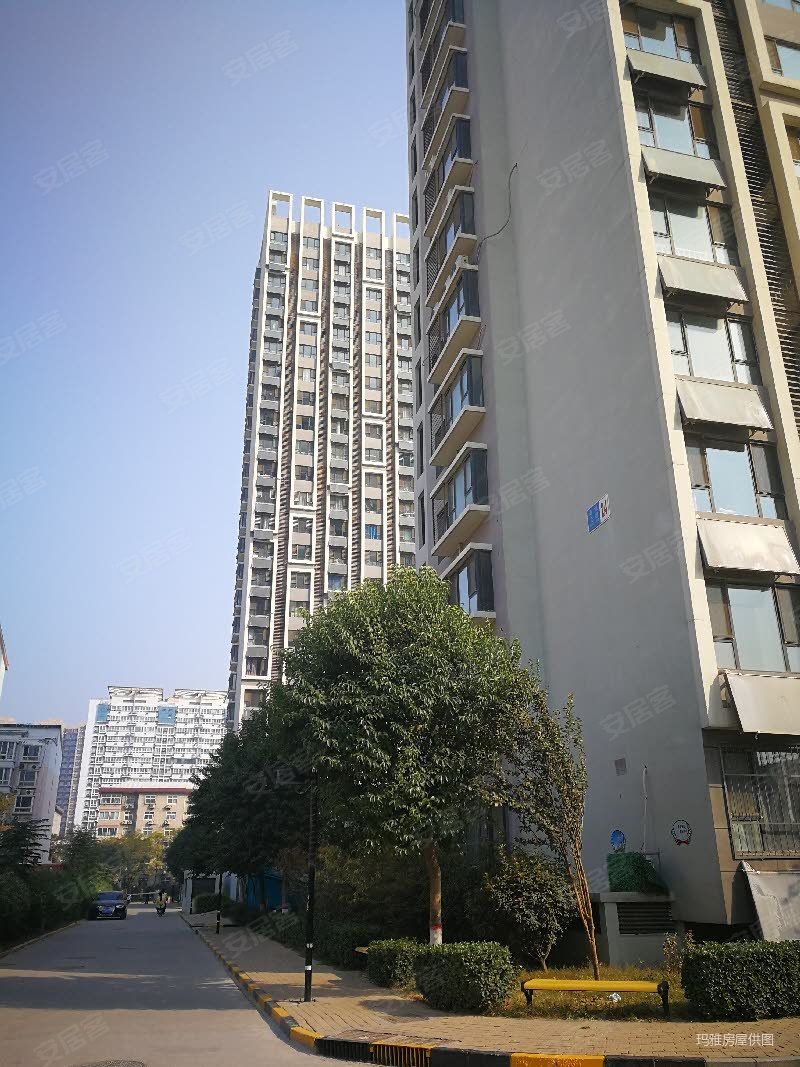 美的城旁南湖花园婚房未住南北通透老证可贷款带车库看房方便