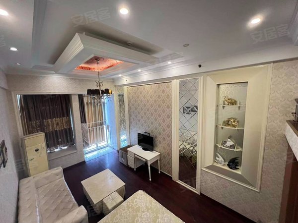 南昌红谷滩沙井路唐宁街双子塔便宜lf公寓 有两个床 适合居家 旁边