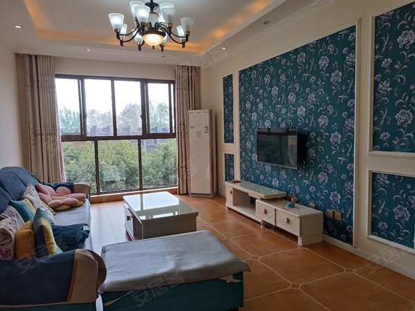 德阳广汉市西城广场东泰翡翠郡位于城西  紧邻新广中  周边生活配套