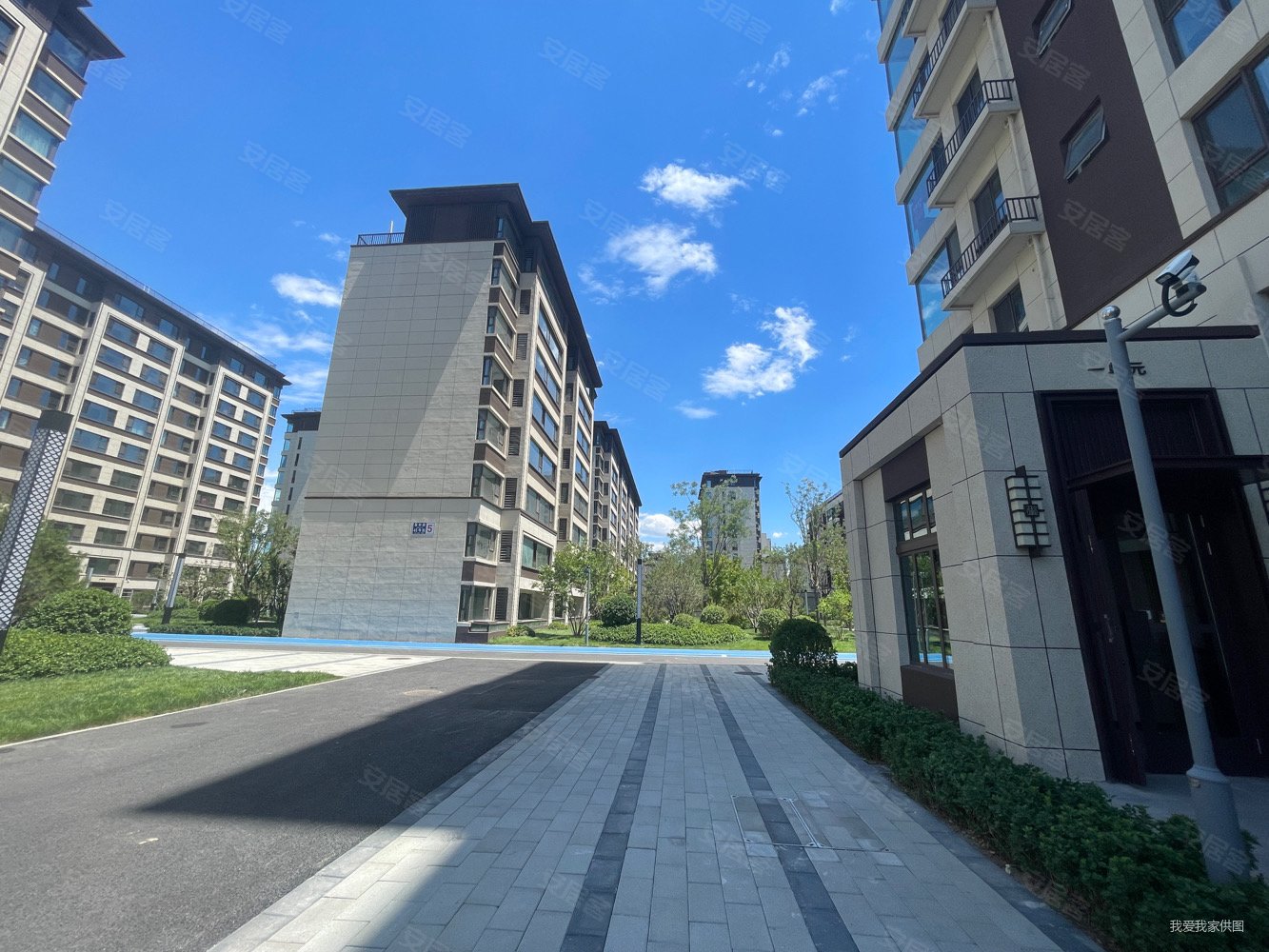 路劲御和府3室1厅1卫83.01㎡南北299万