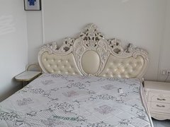 盘锦兴隆台步行街蓝色康桥一室,一个月1400包物业电梯网费取暖,可以月付出租房源真实图片