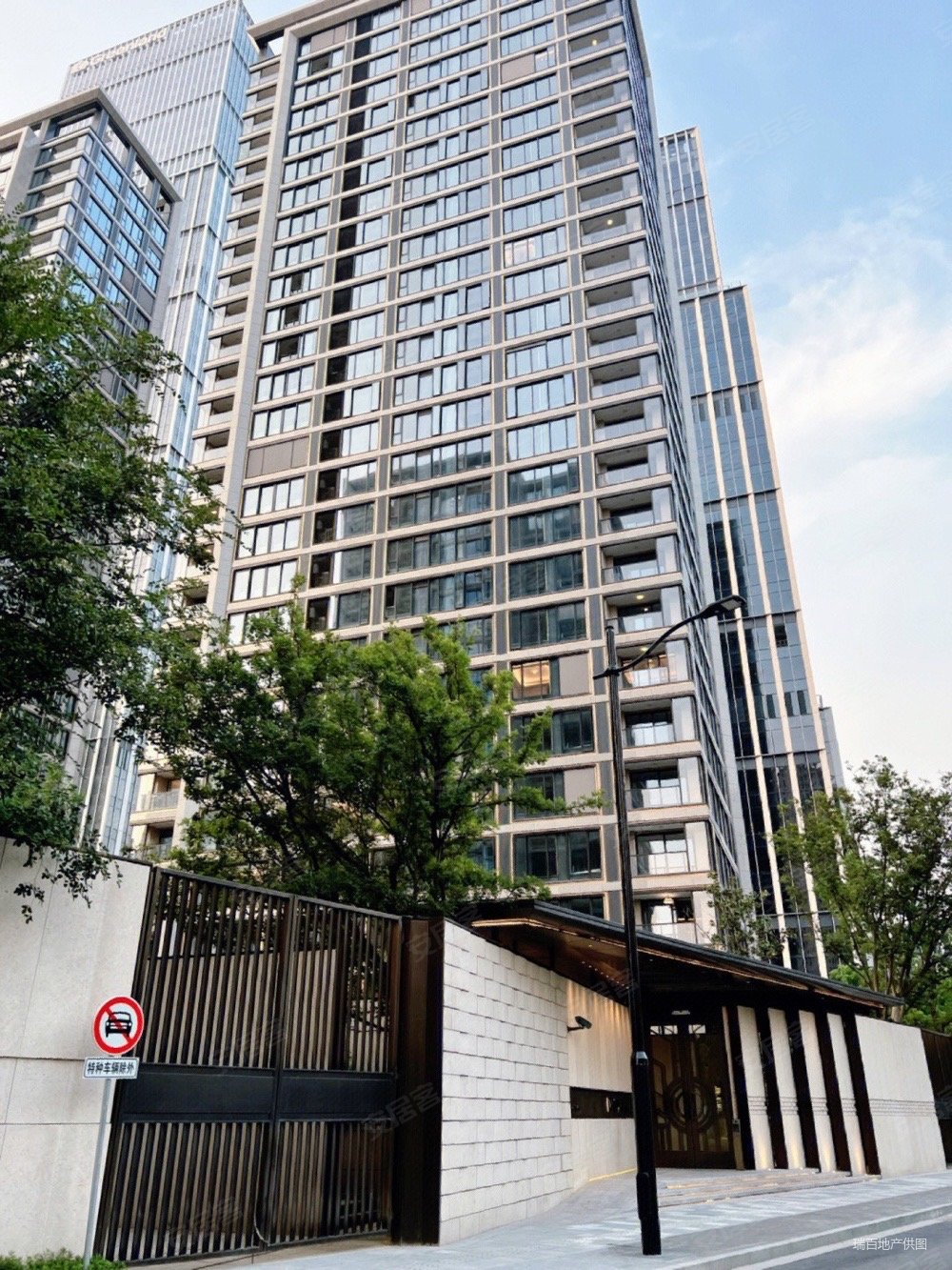 中粮瑞虹海景壹号3室2厅2卫168㎡南北1487.9万