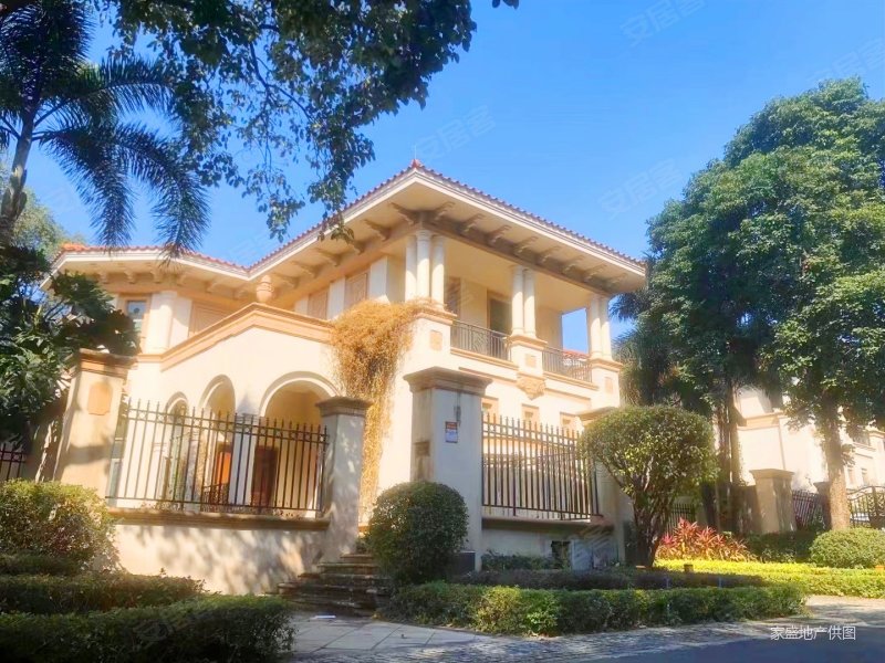 雅居乐白鹭湖(别墅)4室2厅4卫370㎡南北379.11万