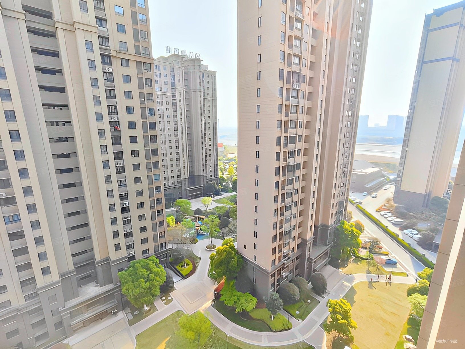 华地翡翠蓝湾朗园3室2厅1卫85㎡南北140万