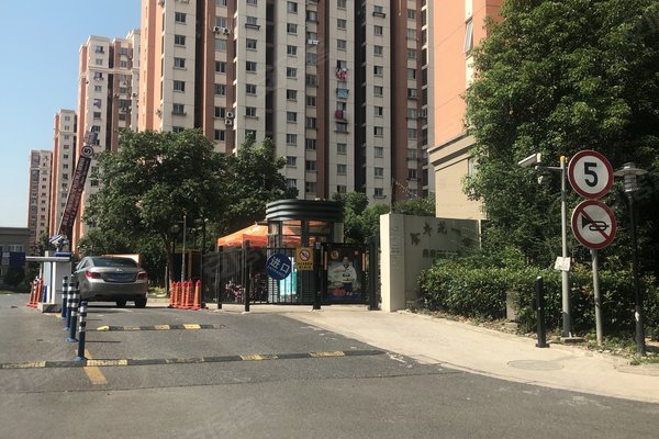 美罗家园金丰苑第一居民区