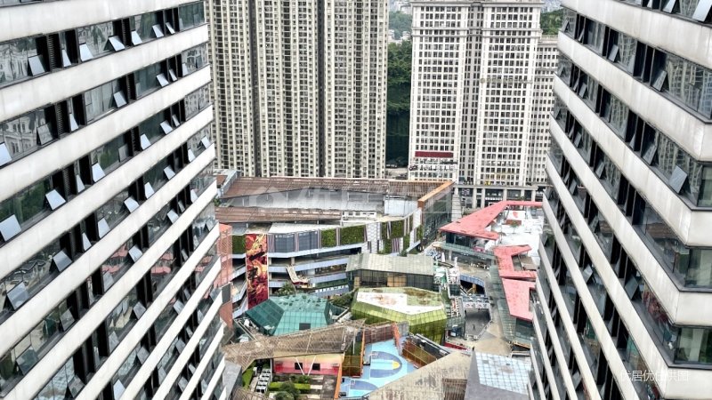 产权满二 地铁口 花果园金融街 精装三室两厅 随时看房