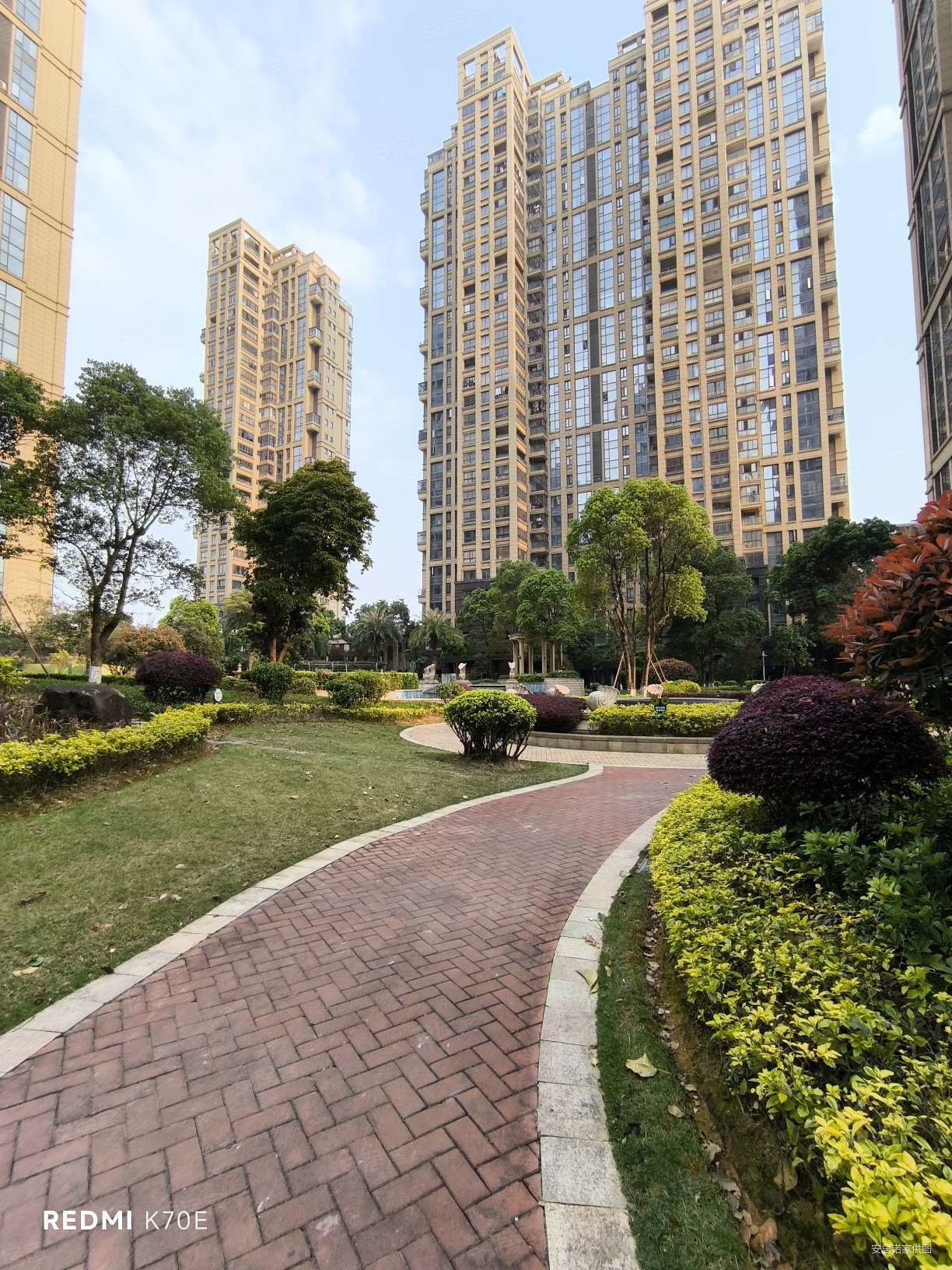 中联城 正南朝向 有电梯 商品住宅 满二   小三房