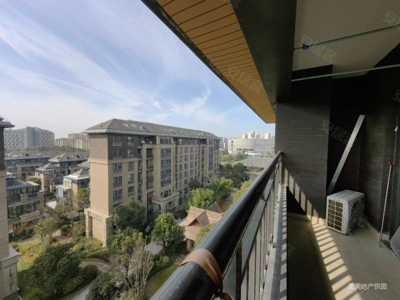 保利铃兰公馆公寓住宅