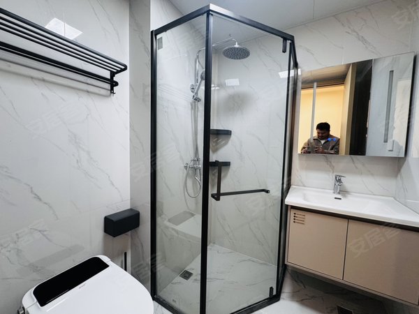 金华婺城湖海塘映湖华府金华罕见大平层6房超大客厅落地窗超大衣帽间全屋智能家居房源多出租房源真实图片