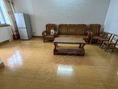桂林七星三里店一中 骖鸾小区 简装两房出租 步梯出租房源真实图片