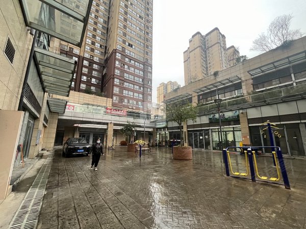 巴中巴州回风中泉国际广场中泉国际 电梯两房 家具家电齐全 保养非常新 拎包入住出租房源真实图片