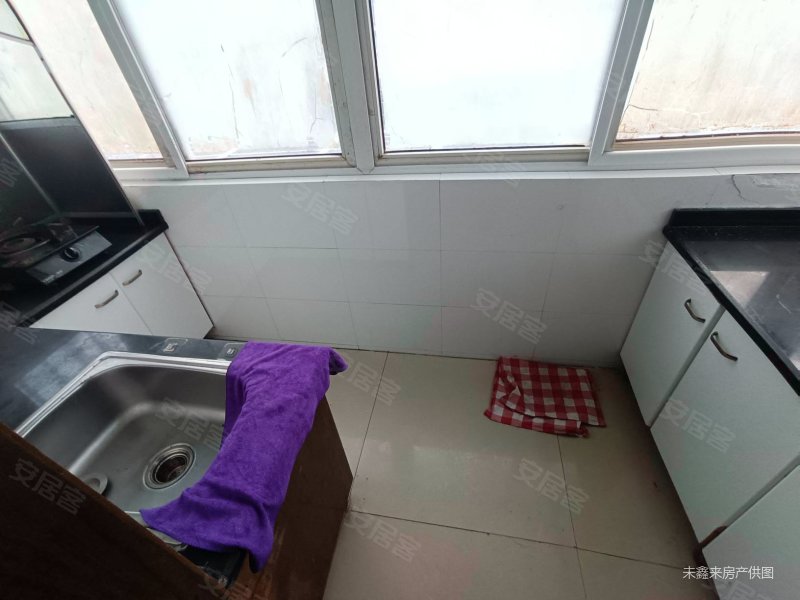 急售49w实验运中瑞金公寓大三室送储藏室