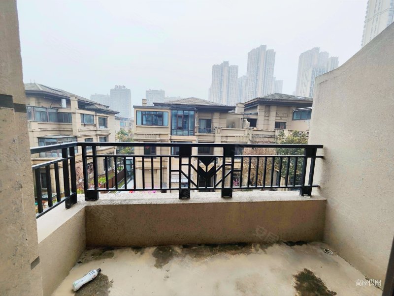 中海原山边户大院子别墅东边户位置安静诚心出售