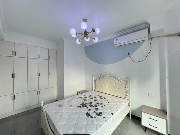 海宁斜桥镇斜桥鸿翔金桂里庆云街上 近地铁口 金桂里精装三房两卫 停车方便 配套齐全出租房源真实图片