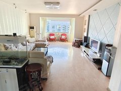 昭通昭阳昭阳城区区一中三小金融中心附近！武装部家属区！步梯中层！免费停车！出租房源真实图片