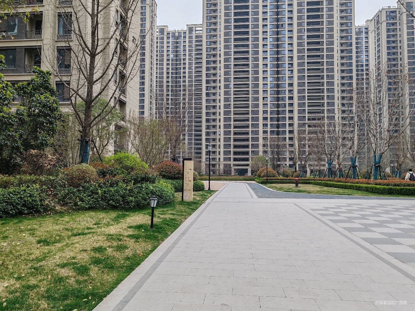 草滩绿城桂语兰庭三室两厅两卫房子出售