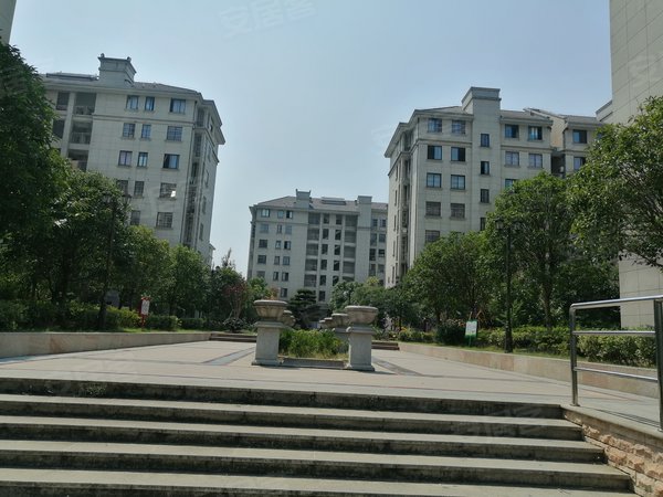 昆山千灯千灯古镇御翠湾(a区)御翠湾,新出精装修小复式两房,租客刚