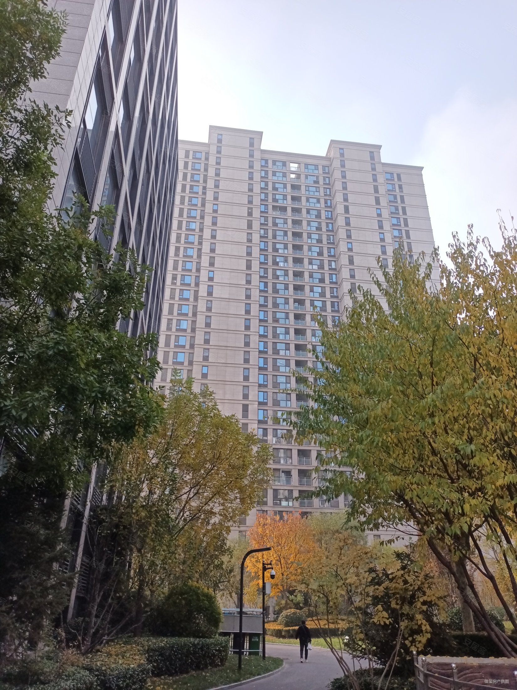 上岸带燃气的两居室 个人名义 需全款 民水商电,西长安壹号(公寓住宅)