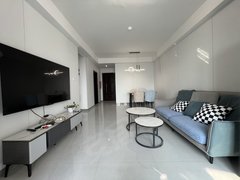 温岭温岭市区锦江中心湖馨佳苑 三室两卫 有阳台 装修干净 带车位 2500每月出租房源真实图片