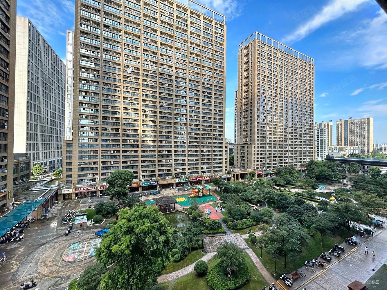 美致生活广场3室2厅2卫32.25㎡南北65万