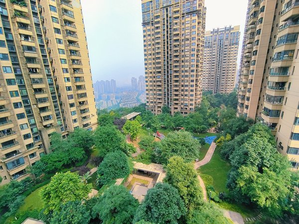 重庆渝北照母山万科城(一期)渝北区万科城2房   全新家具都有   朝南