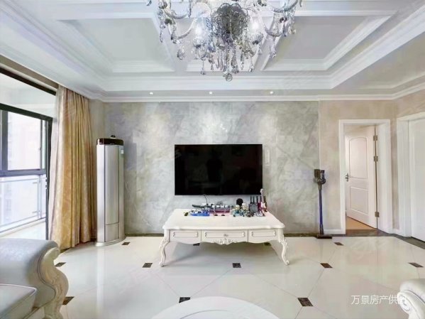 八佰伴边上逸品尚东小高层154平4室2卫