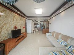 来宾兴宾兴宾城区金湖城3房2厅2卫，家具家电齐全，月租1500元出租房源真实图片