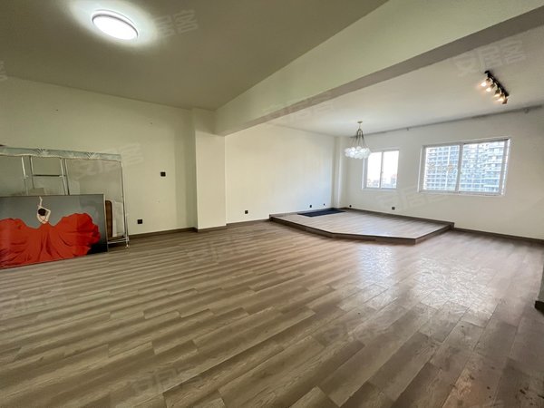 【多图】王家坞大厦,瓯北租房,王家坞大厦,电梯房低层,三室两厅两卫