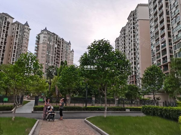 东莞塘厦新行政中心隆福花园隆福花园精装三房出租  小区环境好 配套