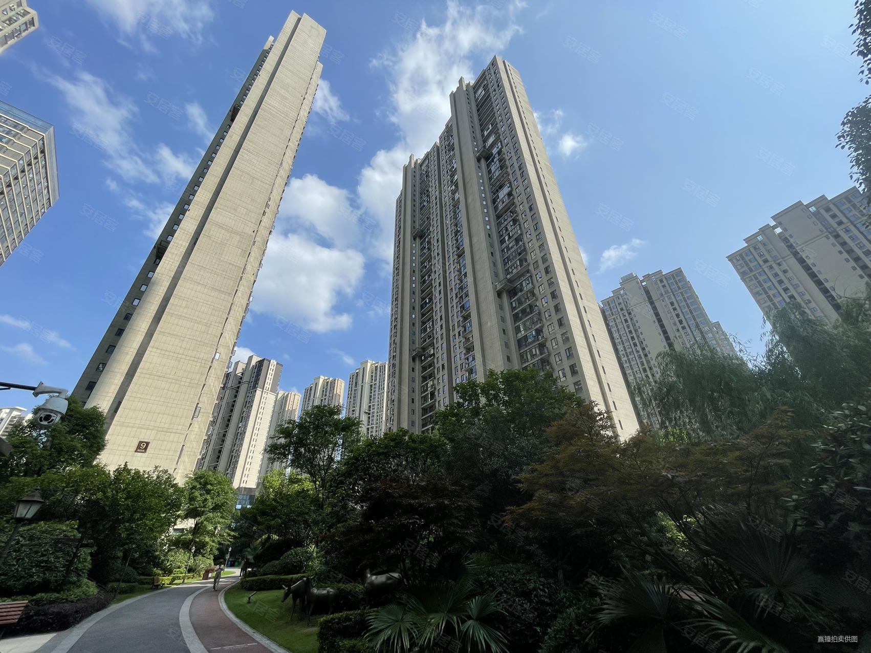 梅溪湖金茂湾(一期)3室2厅1卫141.67㎡南北240万