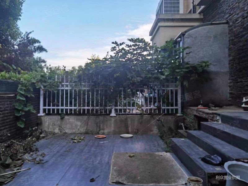 万裕龙庭水岸别墅