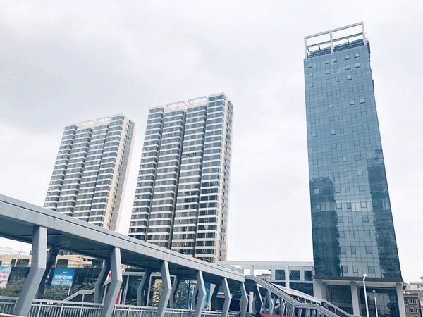 东莞虎门虎门万达中心德基广场全新空房出租 可协商配齐家私家电 楼下
