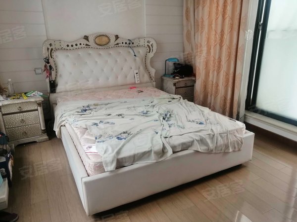 上海奉贤南桥上院(北区别墅)上院佳庭 精装联排别墅出租 紧邻奉浦大道