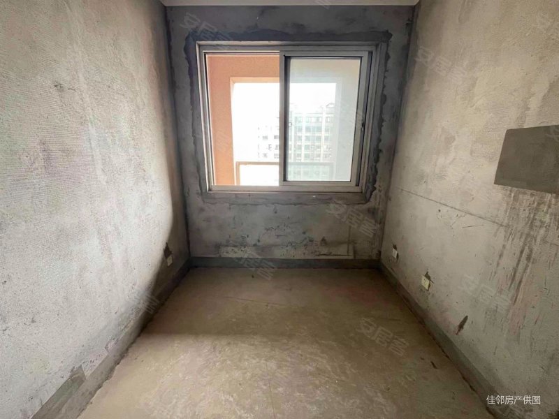 紫艺华府 高楼层视野好 车位充足 商品住宅 次新房 小三房