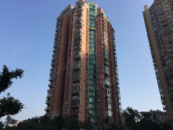 珠海香洲吉大海湾花园海湾花园三期  电梯高楼层 精装修三房 有钥匙