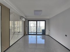 惠州大亚湾西区吾悦商圈精装修四房，城央印象次新小区，中间楼层南北通随时看房出租房源真实图片